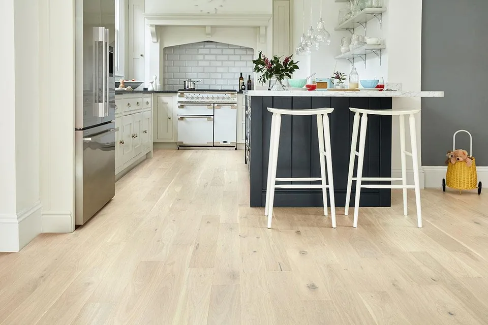 Lacquer Brown/Light oak Engineered product image 1 | Wood Floors Online