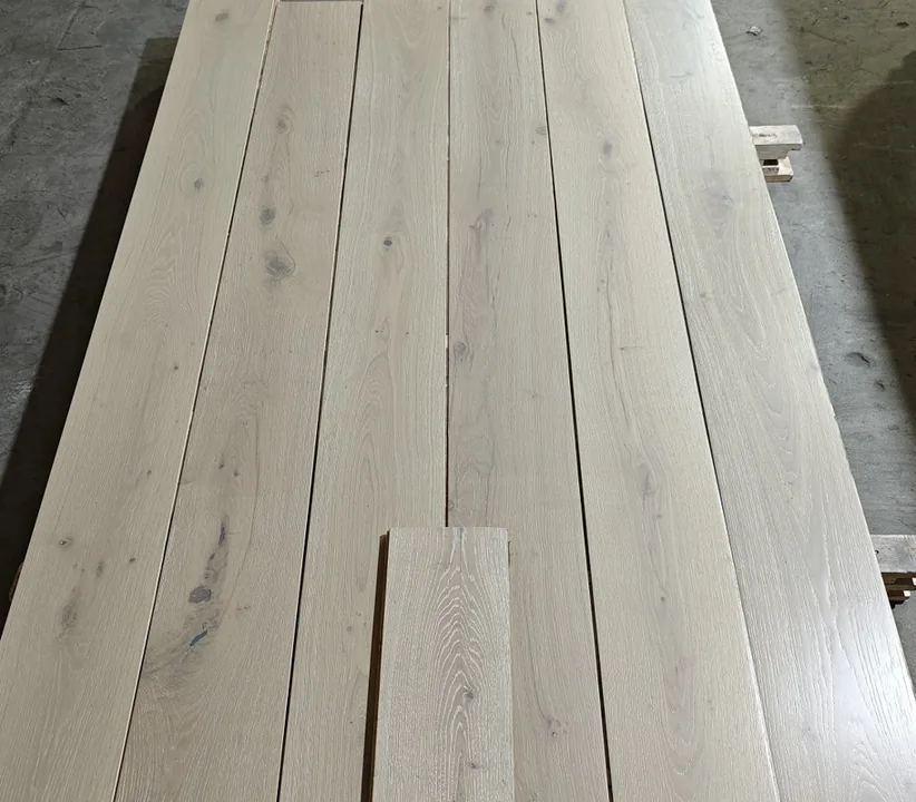 White washed Brushed & White Washed Oak Engineered Oak, 14mm x 220mm product image 1 | Wood Floors Online