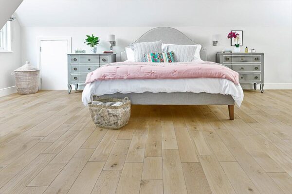 Galleria_Professional_Solid_European_Rustic_Oak_Flooring_18mmX150mm_Linen_Brushed_and_Lacquered_04_trade_438662b7-e330-4dee-9c6a-b2aa1d19565a