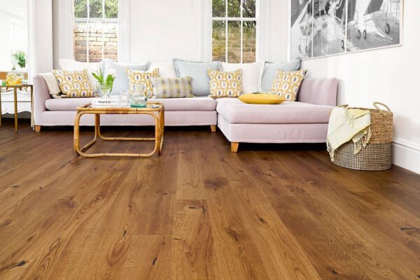 Home_Choice_Engineered_European_Nature_Oak_Flooring_14mm_x_180mm_Chestnut_Brushed_Matt_Lacquered_01_retail_ae027000-6e06-4366-8e1f-434c6dd79230