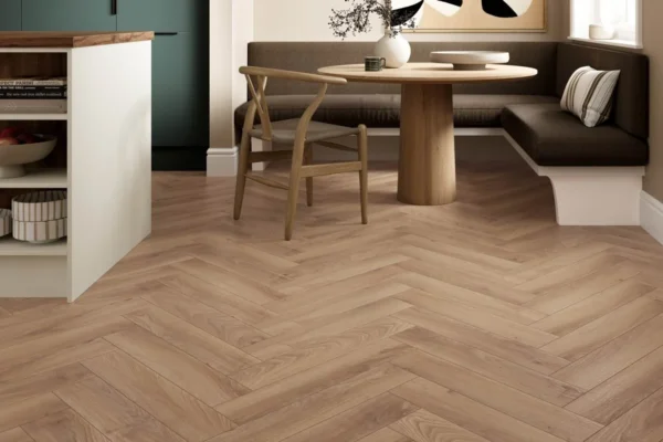 Series_20Woods_208mm_20Herringbone_20Laminate_20Flooring_20Golden_20Oak-Lifestyle