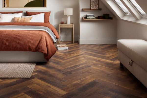 Series_20Woods_208mm_20Herringbone_20Laminate_20Flooring_20Praline_20Oak-Lifestyle