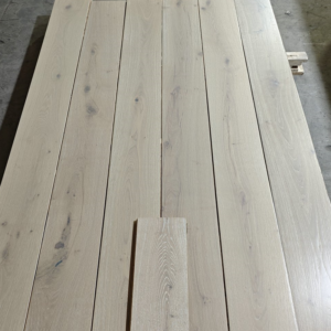 Engineered Oak 14/3 x 220 x 2200 | White Washed B&M Matt Lac – YT-WF-OE14229HR - Image 1