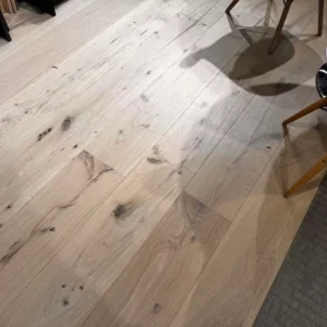 Engineered Oak 14/3 x 220 x 2200 | Invisible Finish Lac – YT-WF-OE14220HR - Image 1